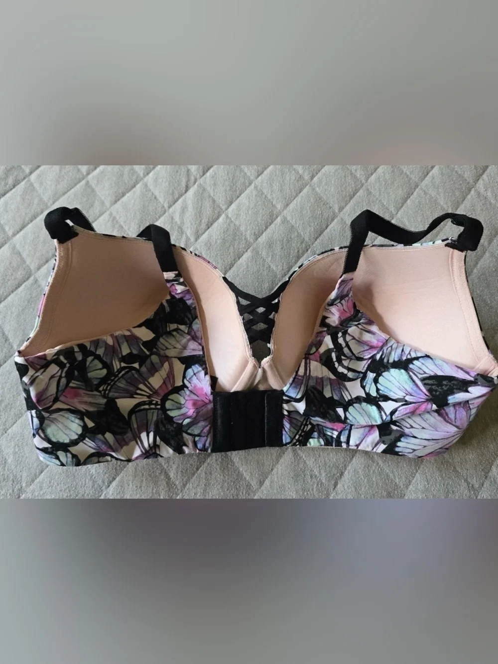 Torrid XO Plunge Push-Up Bra Size 40DD Butterfly print